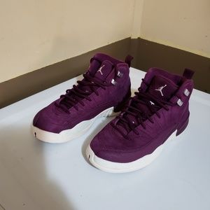 Jordan Retro 12 maroon